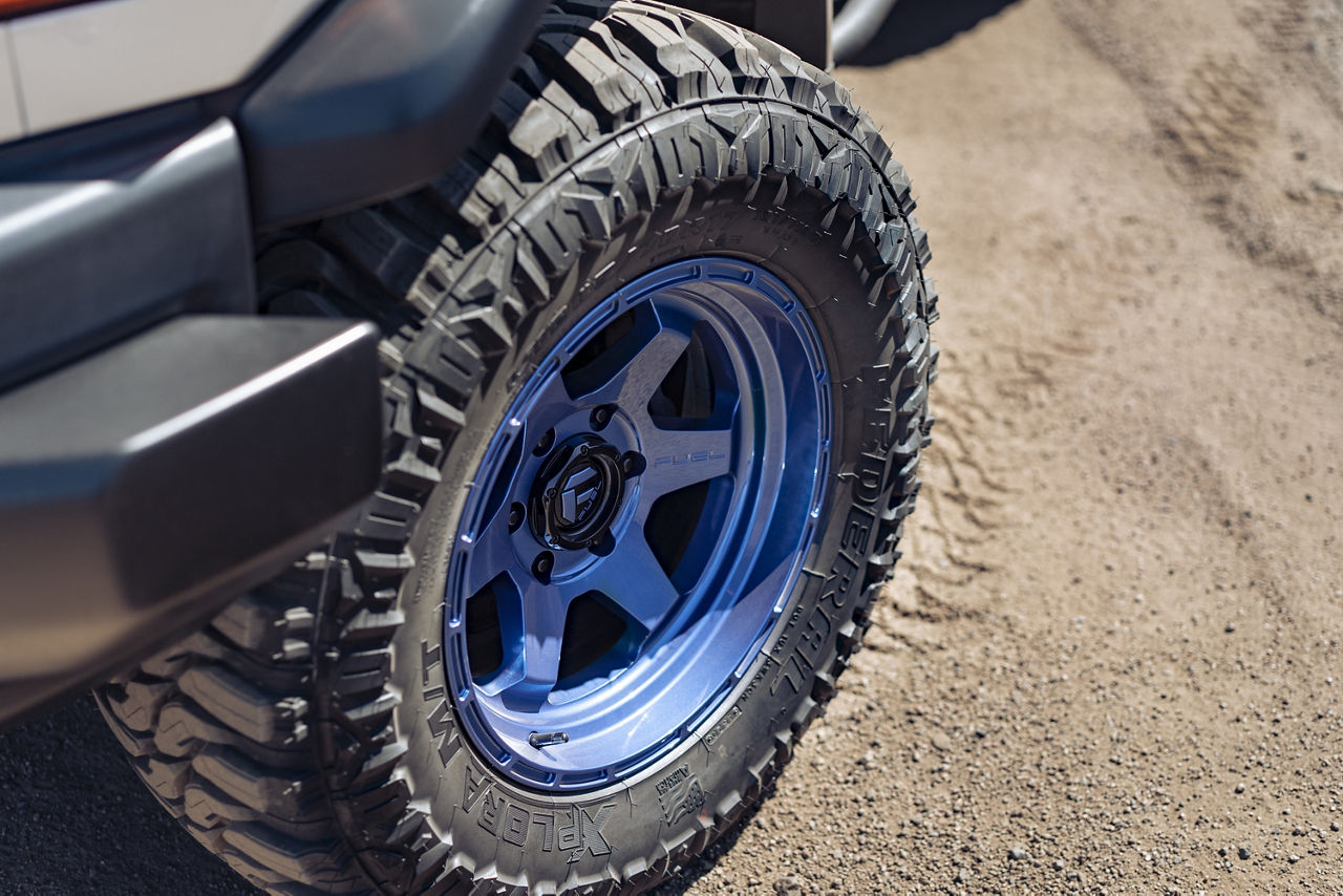 2010 Toyota FJ Cruiser - Fuel SHOK - Blue | Fuel Off-Road Wheels